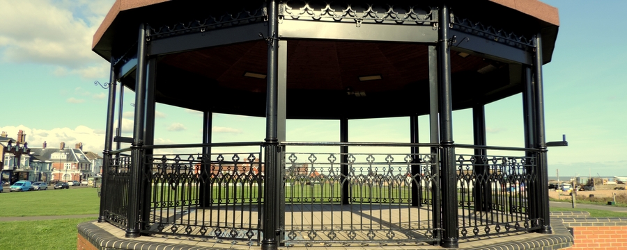 069 Deal Bandstand